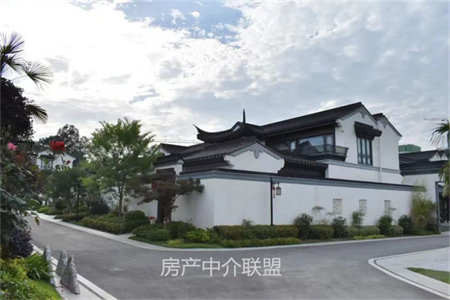 低于市场价三小一墙之隔东方嘉年华电梯大三房可按揭